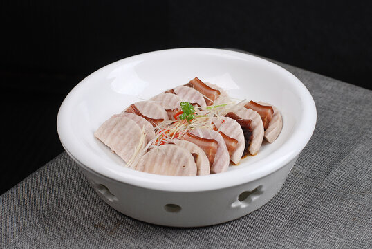 脆皮腊肉蒸香芋