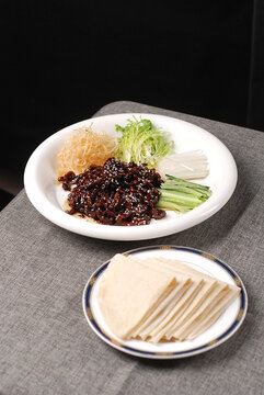 京酱肉丝带饼