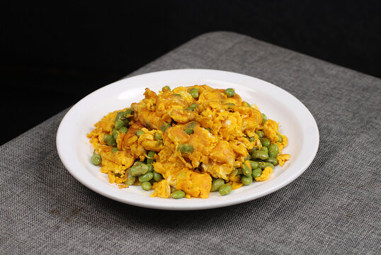 毛豆炒土鸡蛋