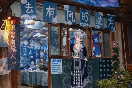 苗族侗族服饰摄影