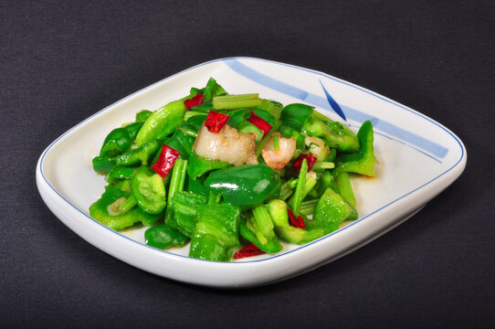 五花肉香芹炒辣椒