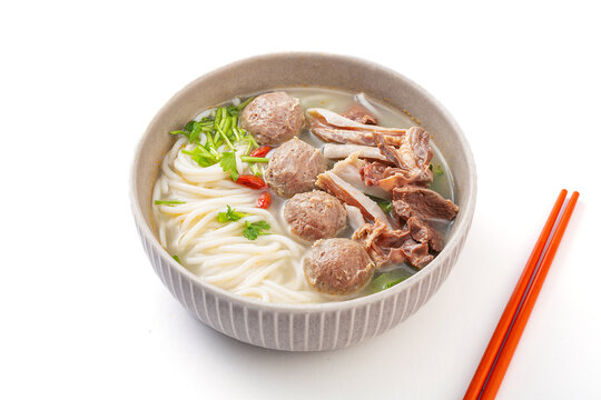 牛肉丸猪杂汤粉