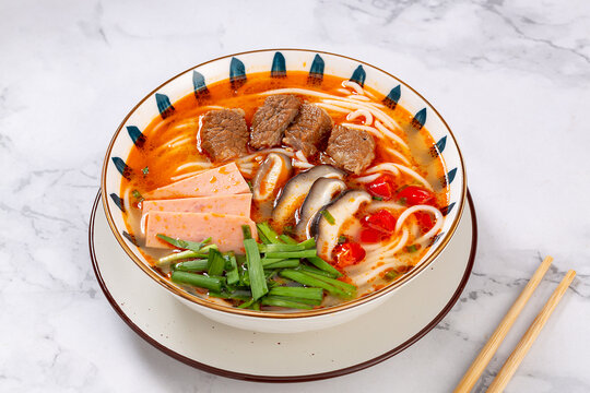 三鲜牛肉米线