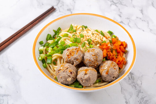 牛肉丸拌粉