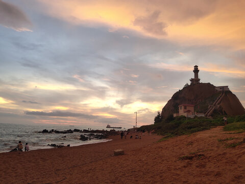 海南东方鱼鳞洲风景区日落海边