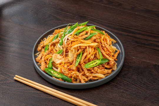 尖椒肉丝炒饼