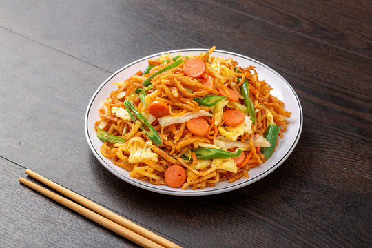 鸡蛋火腿炒饼