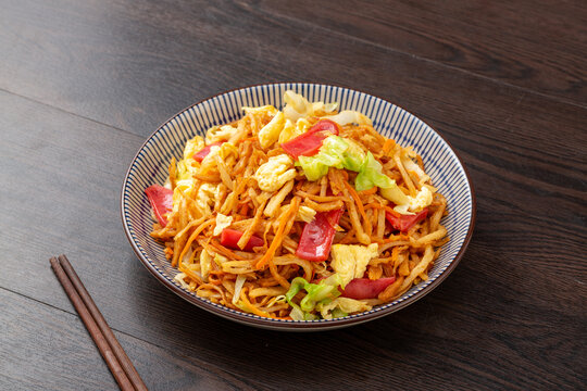 香肠鸡蛋炒饼
