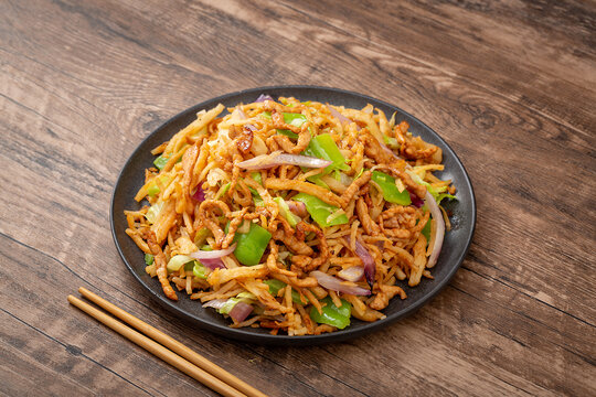 青椒肉丝炒饼