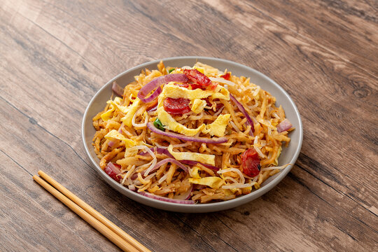 腊肠鸡蛋炒饼