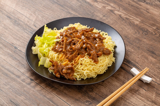 沙爹牛肉捞丁泡面