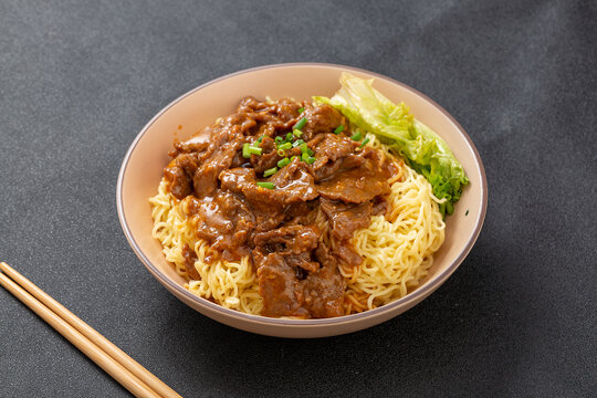 沙爹牛肉捞丁泡面