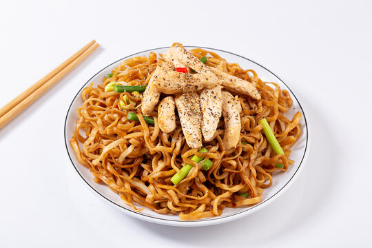 黑椒鸡柳焖面