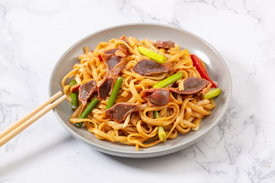 鸭胗炒河粉