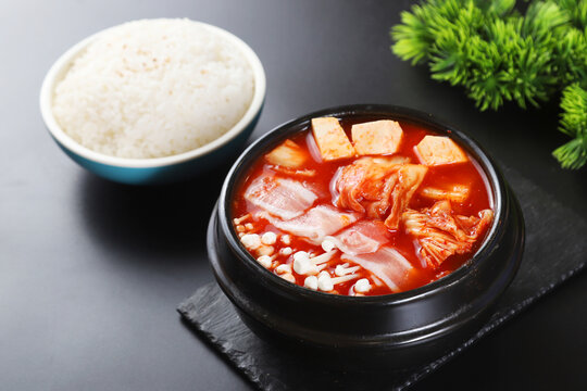 辣白菜豆腐汤