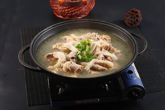 铁锅炖土鸡