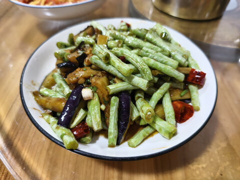 豆角炒茄子
