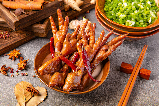 五香卤鸡爪