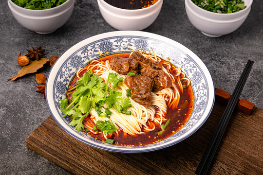 重庆红烧牛肉小面