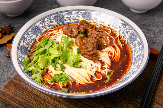 重庆红烧牛肉小面
