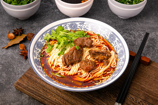 重庆红烧牛肉小面