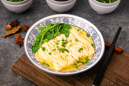 重庆清汤小面