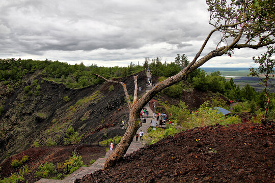 五大连池老黑山火山口