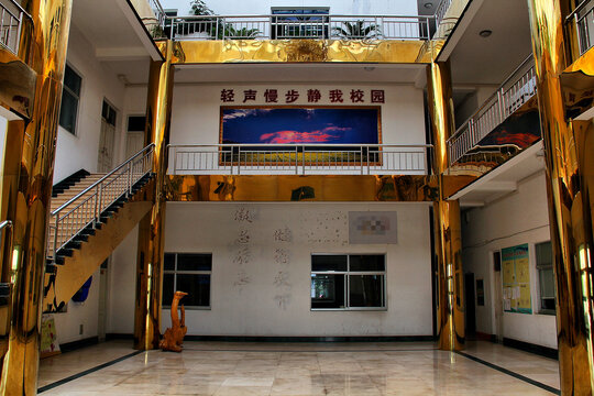 呼伦贝尔学院建筑内景