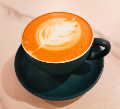 一杯拿铁咖啡
