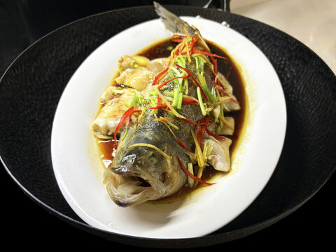 清蒸鲈鱼