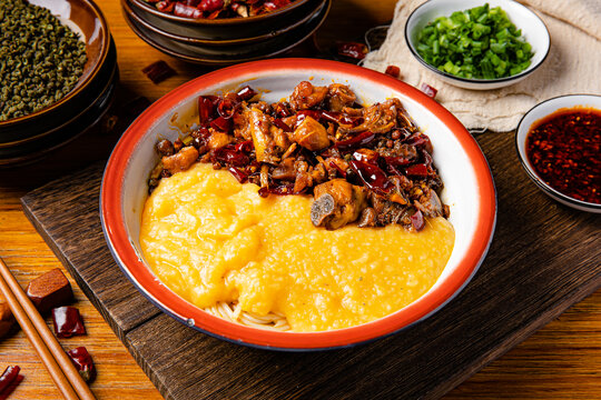辣子鸡土豆泥拌粉