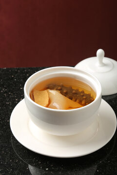 花胶松茸炖辽参