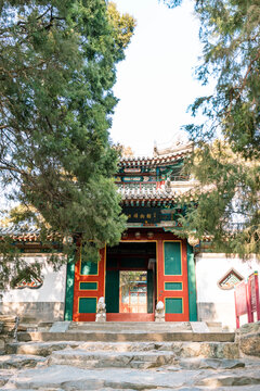 重檐斗拱中式古建筑