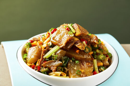 小炒带皮牛肉