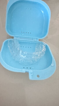 透明牙套
