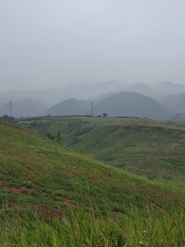 云雾绕山