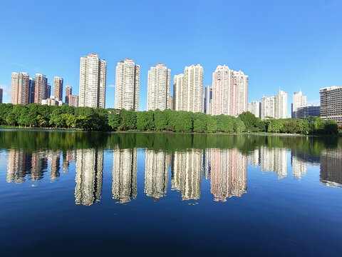 湖边建筑