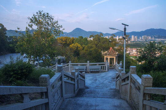 莲花峰石亭寺园林风景