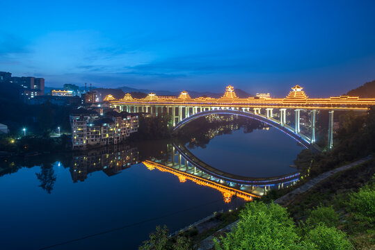 广西三江风雨桥夜景