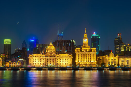 上海外滩夜景钟楼