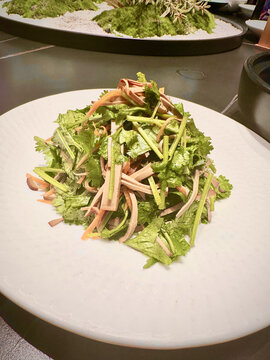 荠菜香干凉拌菜