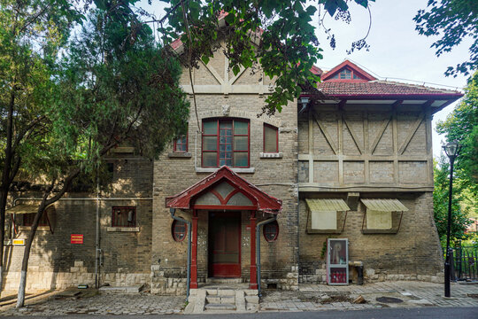 山东大学趵突泉校区近现代建筑群