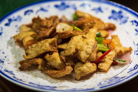 广东美食顺德私房菜椒盐鱼腩