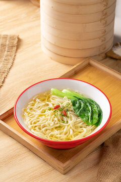 鸡汤手擀面