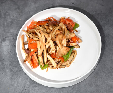时蔬炒鸡枞菌