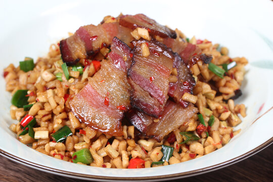 萝卜干炒腊肉