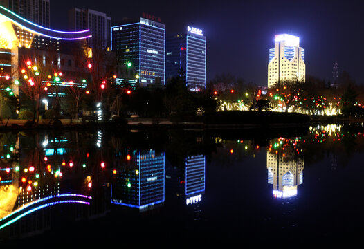 淄博火炬公园夜景