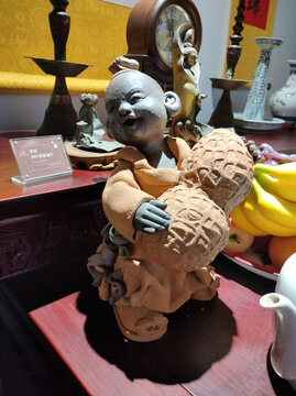 彩塑人物