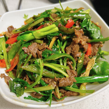 芹菜炒牛肉