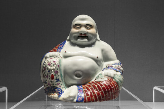粉彩佛像